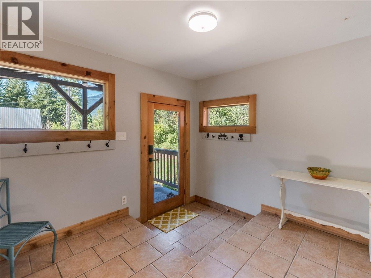 6582 Nixon Road, Appledale, British Columbia  V0G 2J0 - Photo 28 - 10392220