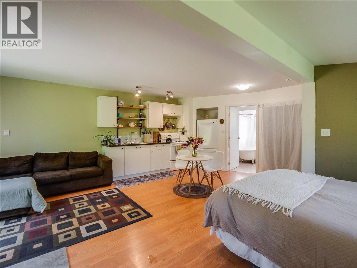6582 Nixon Road, Appledale, British Columbia  V0G 2J0 - Photo 31 - 10392220