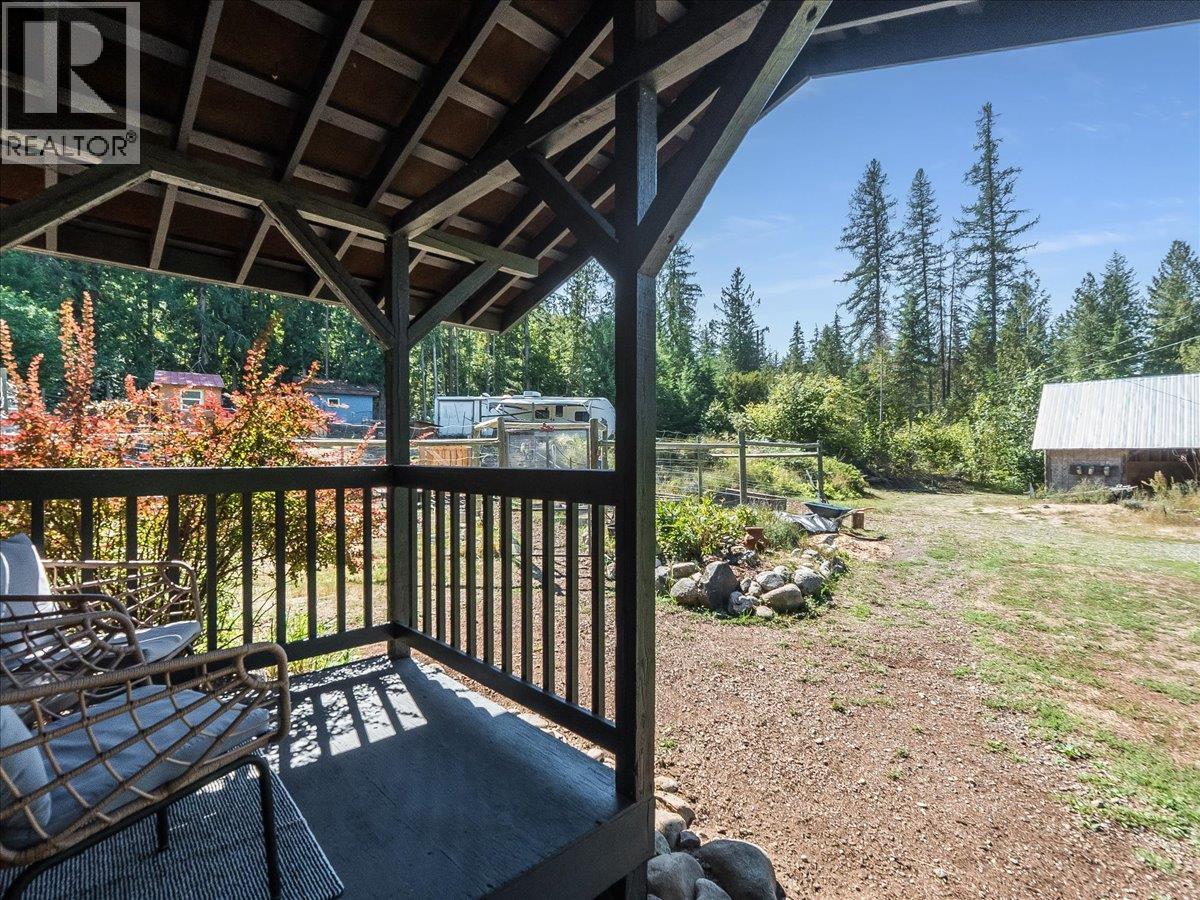 6582 Nixon Road, Appledale, British Columbia  V0G 2J0 - Photo 35 - 10392220