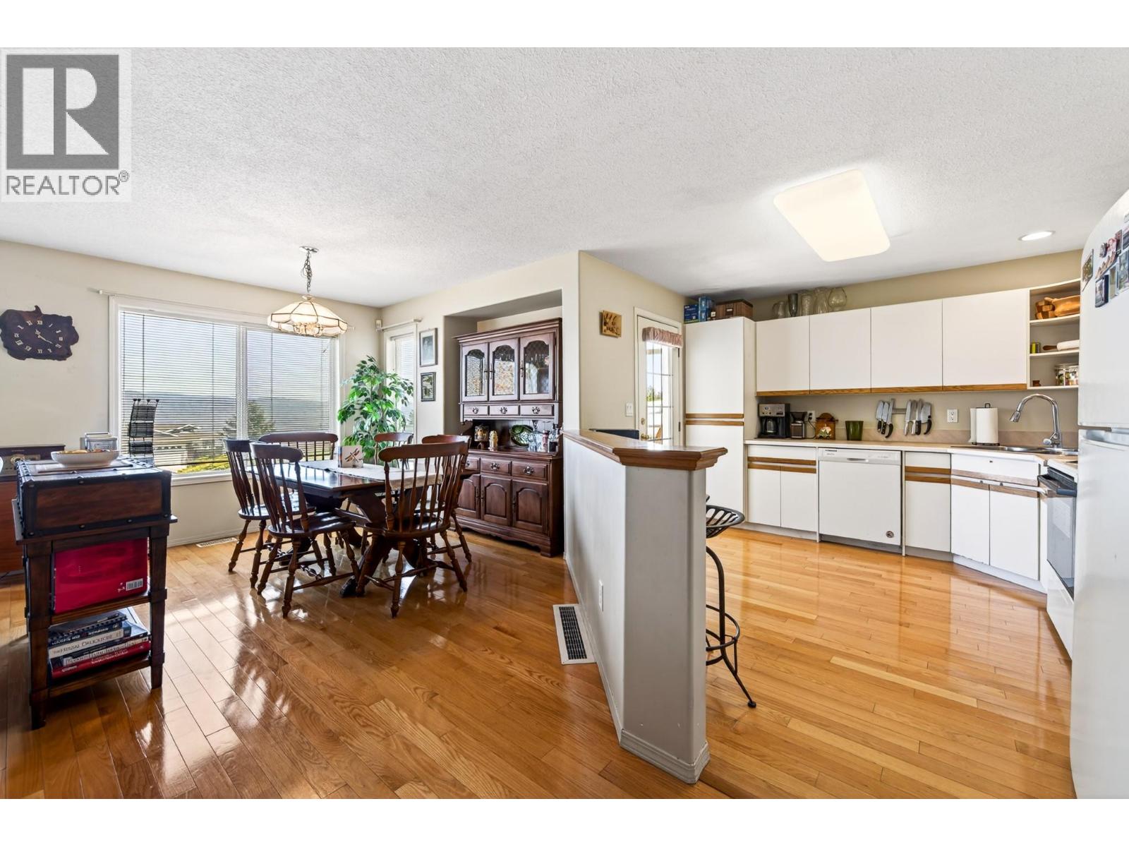 2022 Pacific Way Unit# 8, Kamloops, British Columbia  V1S 1T1 - Photo 6 - 10399352