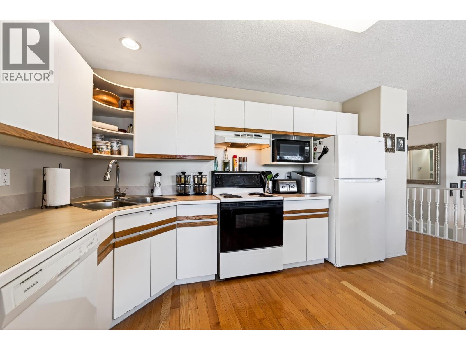 2022 Pacific Way Unit# 8, Kamloops, British Columbia  V1S 1T1 - Photo 9 - 10399352