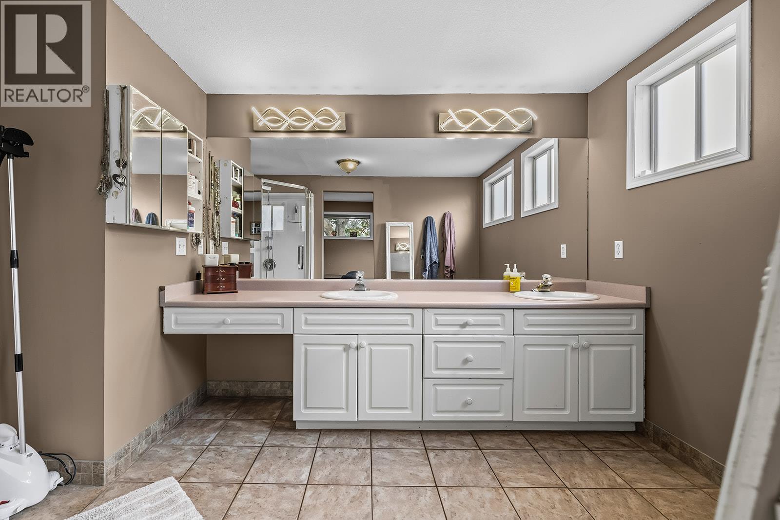 1050 Pinecrest Lane, Kelowna, British Columbia  V1Y 4L3 - Photo 17 - 10399294