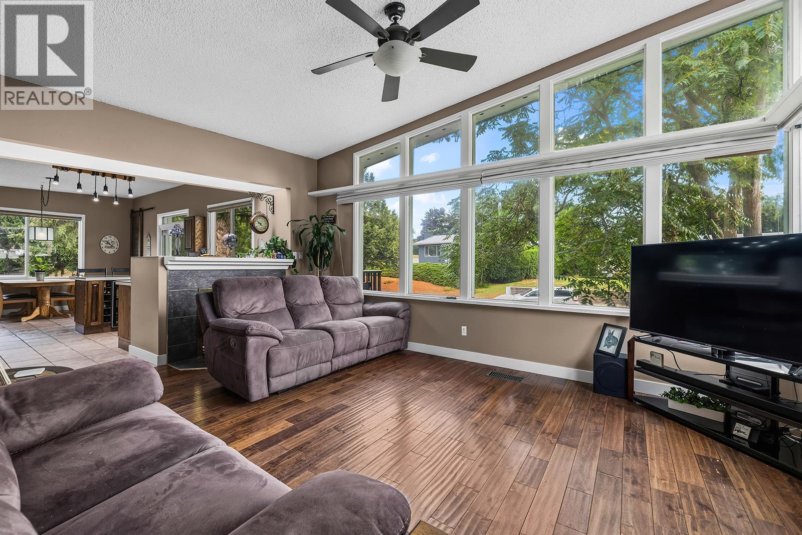 1050 Pinecrest Lane, Kelowna, British Columbia  V1Y 4L3 - Photo 3 - 10399294