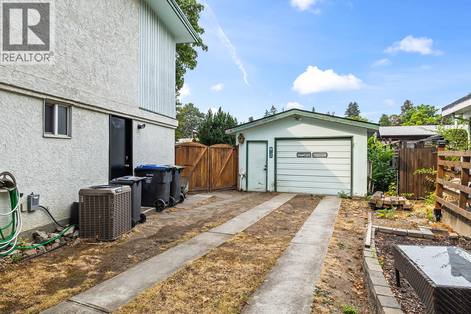 1050 Pinecrest Lane, Kelowna, British Columbia  V1Y 4L3 - Photo 34 - 10399294