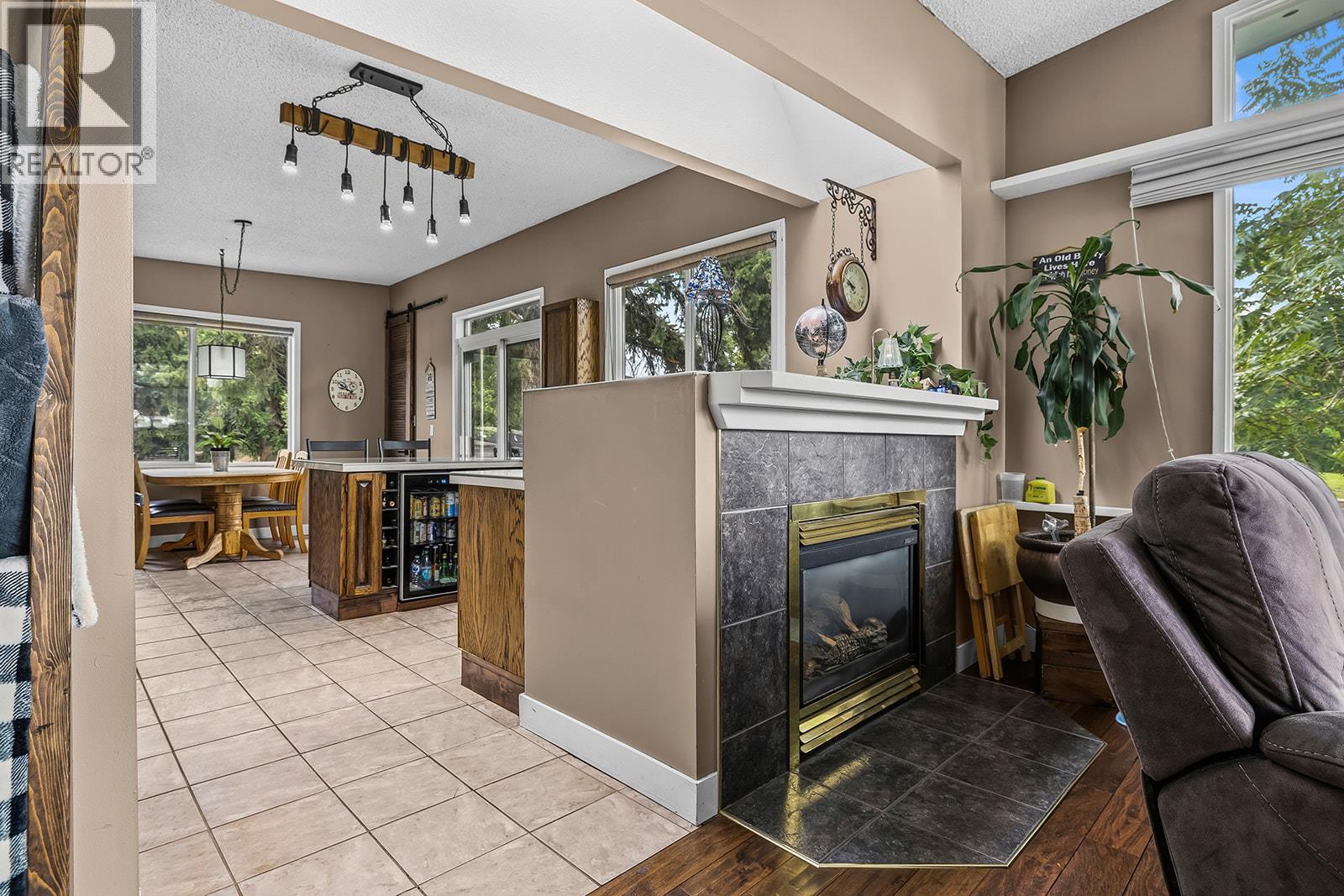 1050 Pinecrest Lane, Kelowna, British Columbia  V1Y 4L3 - Photo 4 - 10399294