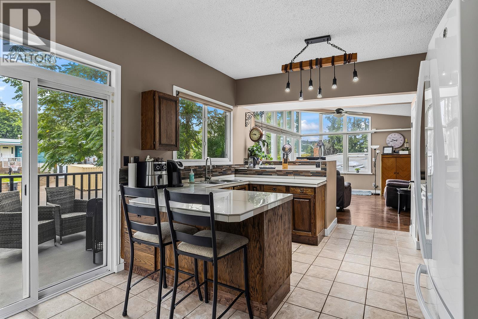 1050 Pinecrest Lane, Kelowna, British Columbia  V1Y 4L3 - Photo 5 - 10399294