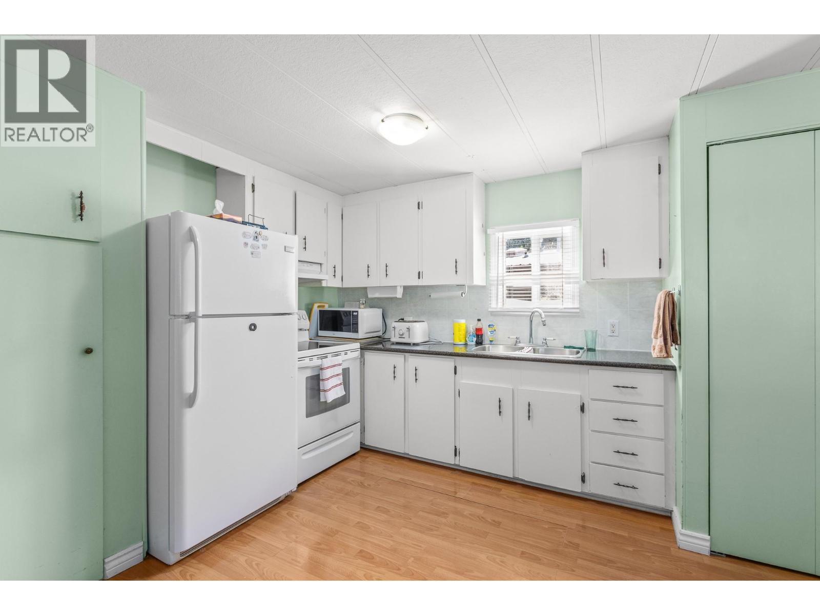 2500 97b Highway Unit# 170, Salmon Arm, British Columbia  V1E 1A6 - Photo 6 - 10399133