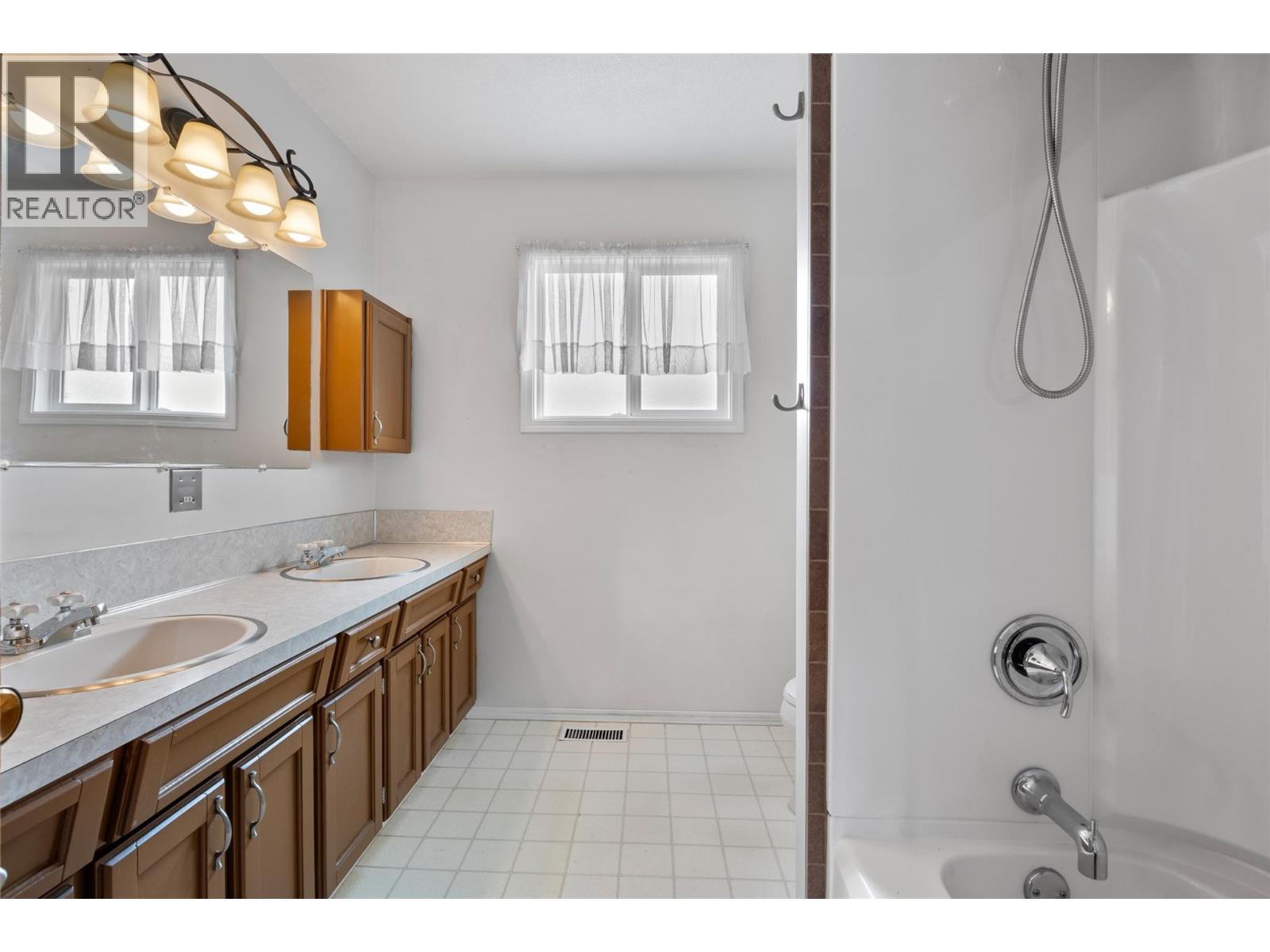 1281 Kimberley Crescent, Kamloops, British Columbia  V2B 3B8 - Photo 12 - 10397978