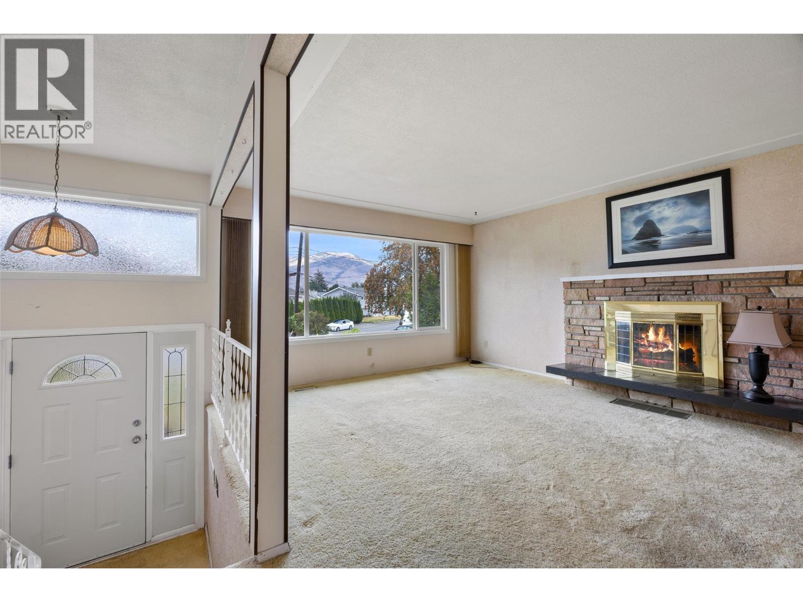 1281 Kimberley Crescent, Kamloops, British Columbia  V2B 3B8 - Photo 2 - 10397978