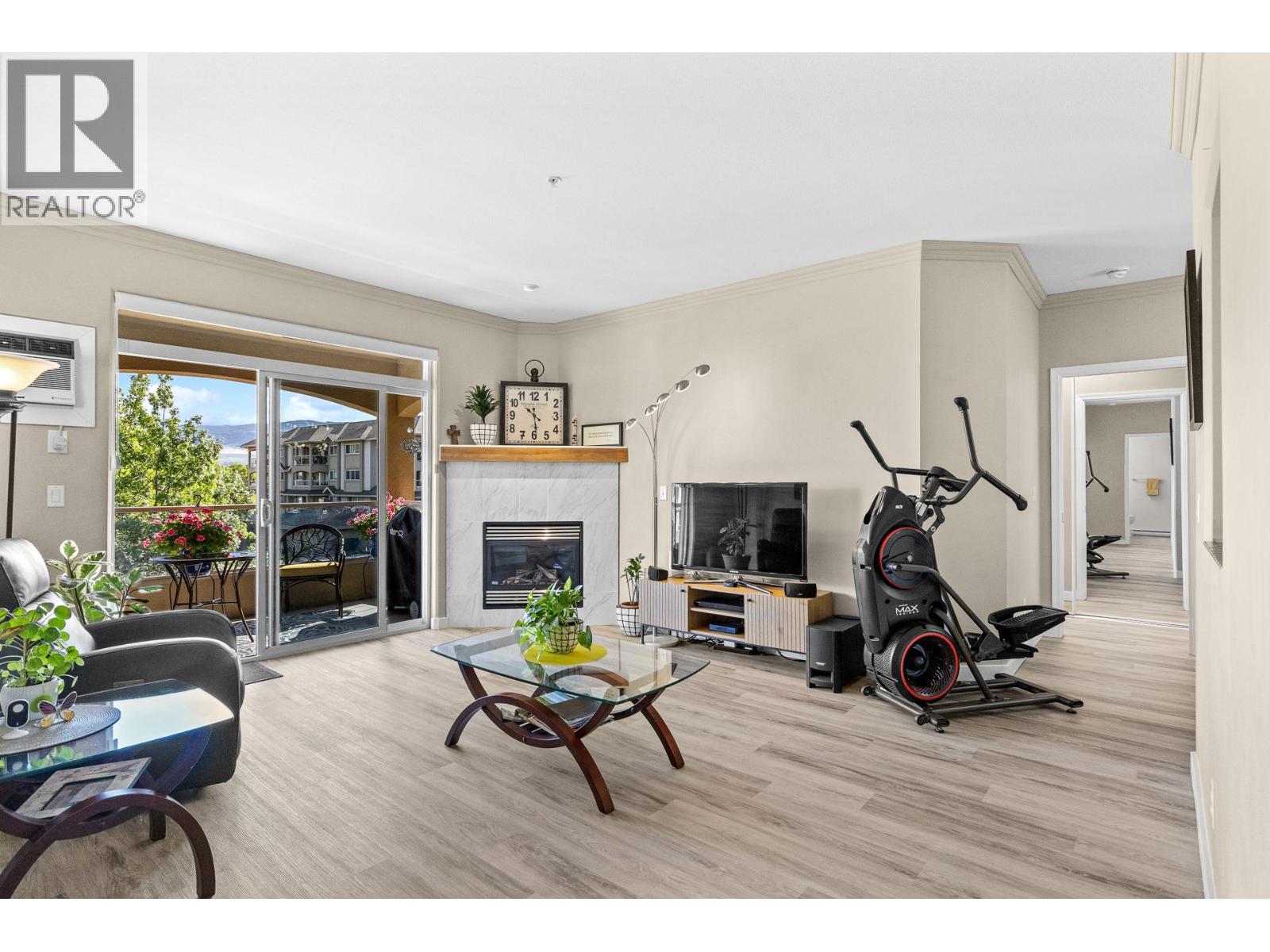 1960 Enterprise Way Unit# 305, Kelowna, British Columbia  V1Y 9S5 - Photo 1 - 10399314