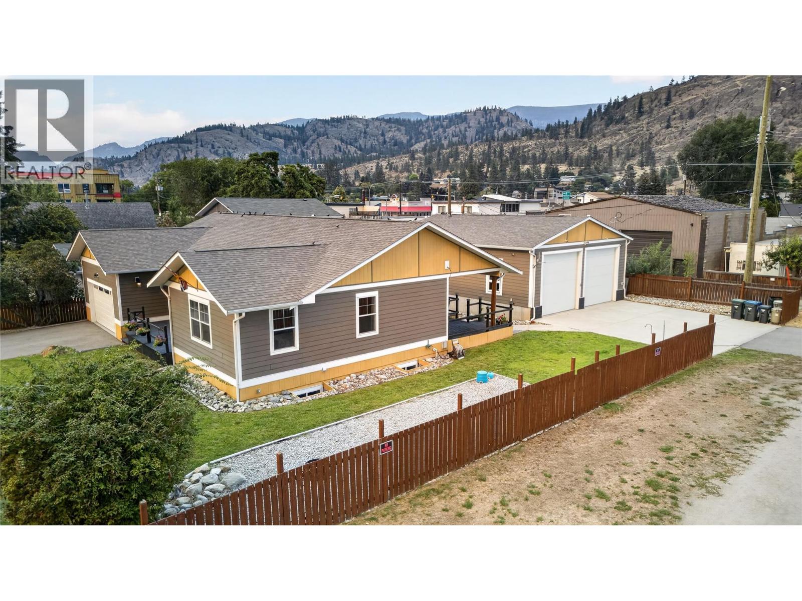 941 Willow Street, Okanagan Falls, British Columbia  V0H 1R0 - Photo 1 - 10399112