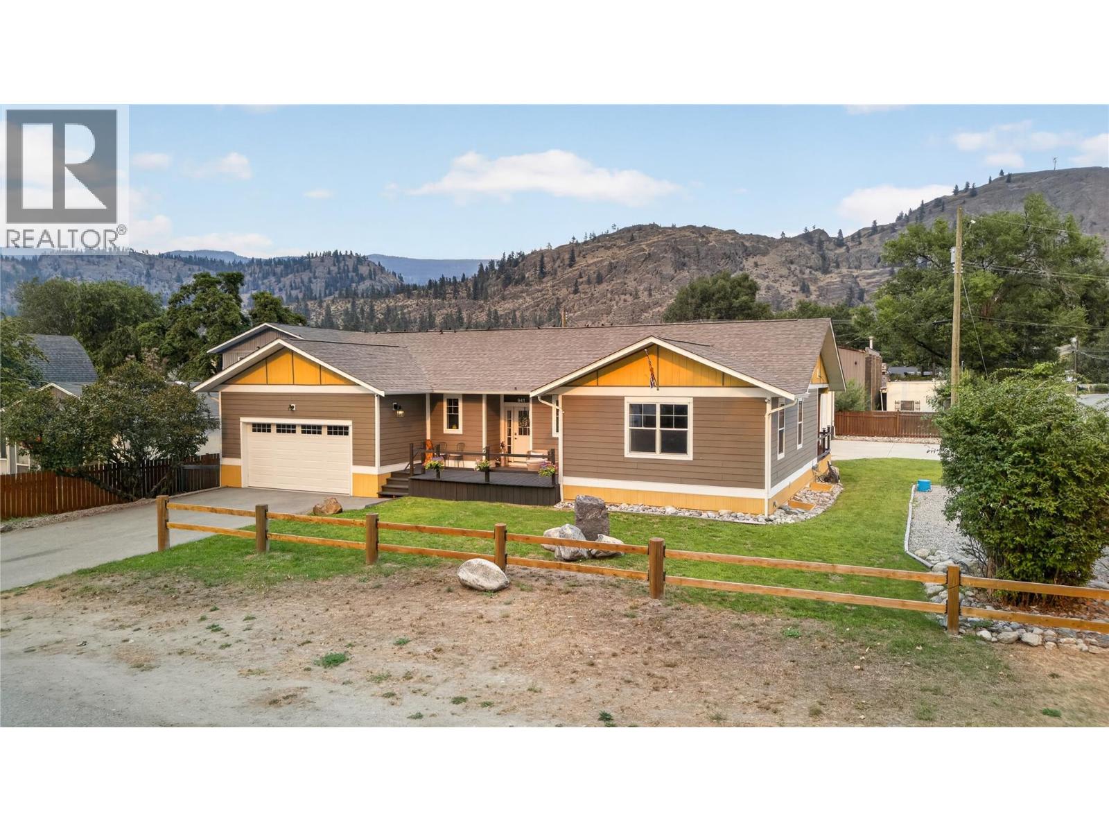 941 Willow Street, Okanagan Falls, British Columbia  V0H 1R0 - Photo 2 - 10399112