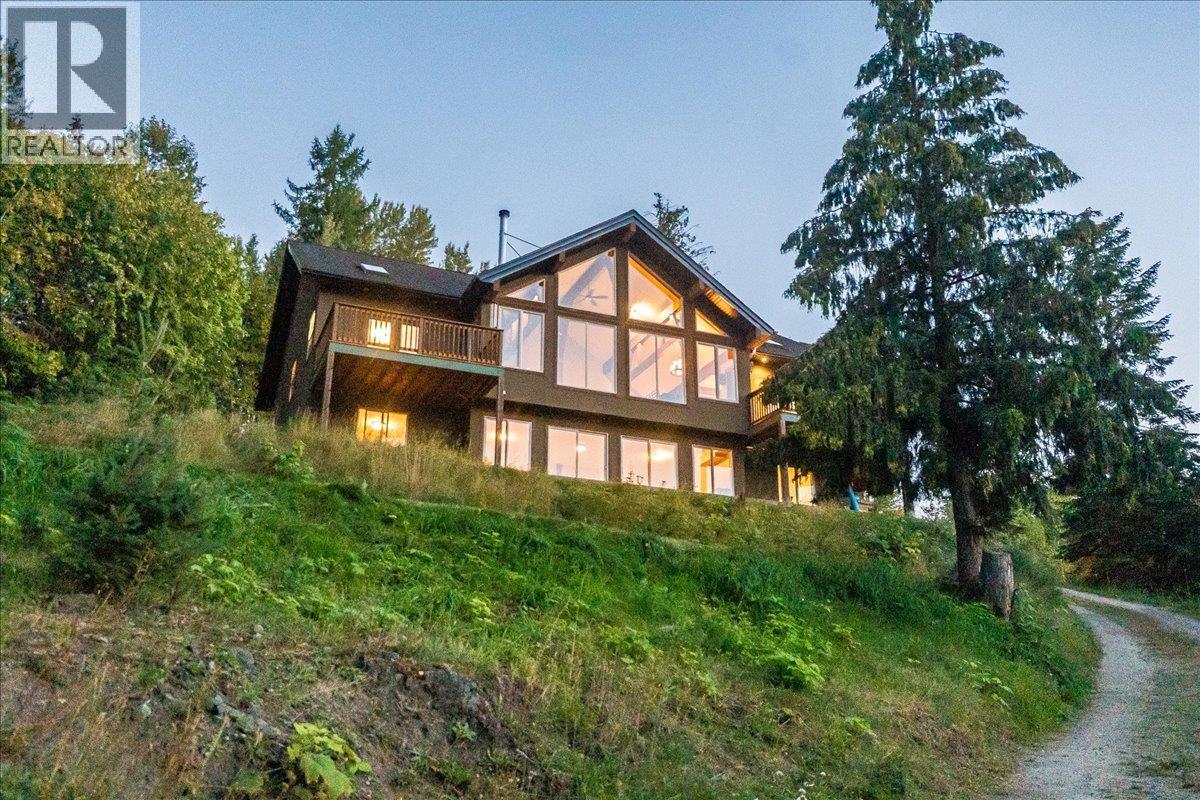 3213 Vindusky Road, Nelson, British Columbia  V1L 6X7 - Photo 1 - 10399320