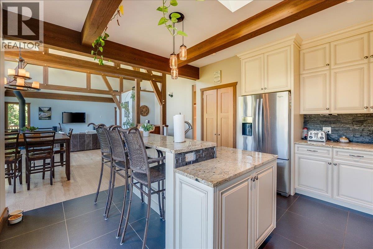 3213 Vindusky Road, Nelson, British Columbia  V1L 6X7 - Photo 12 - 10399320