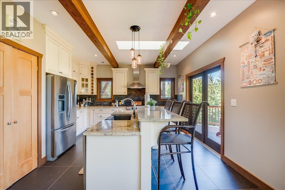 3213 Vindusky Road, Nelson, British Columbia  V1L 6X7 - Photo 13 - 10399320