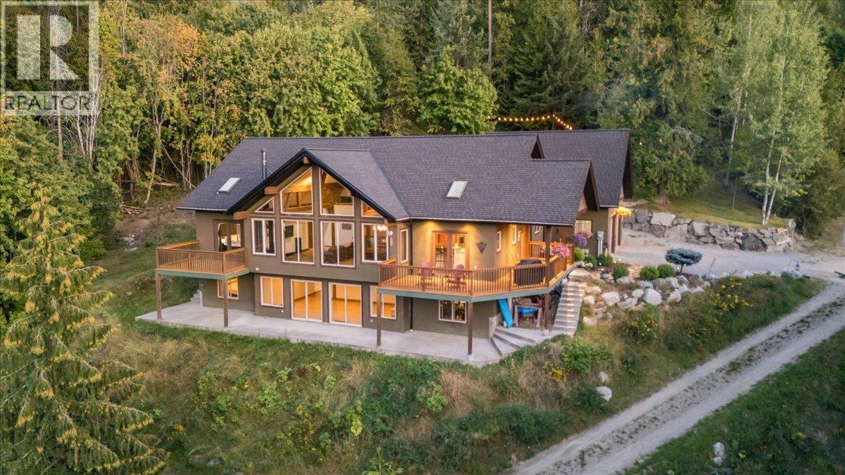 3213 Vindusky Road, Nelson, British Columbia  V1L 6X7 - Photo 4 - 10399320