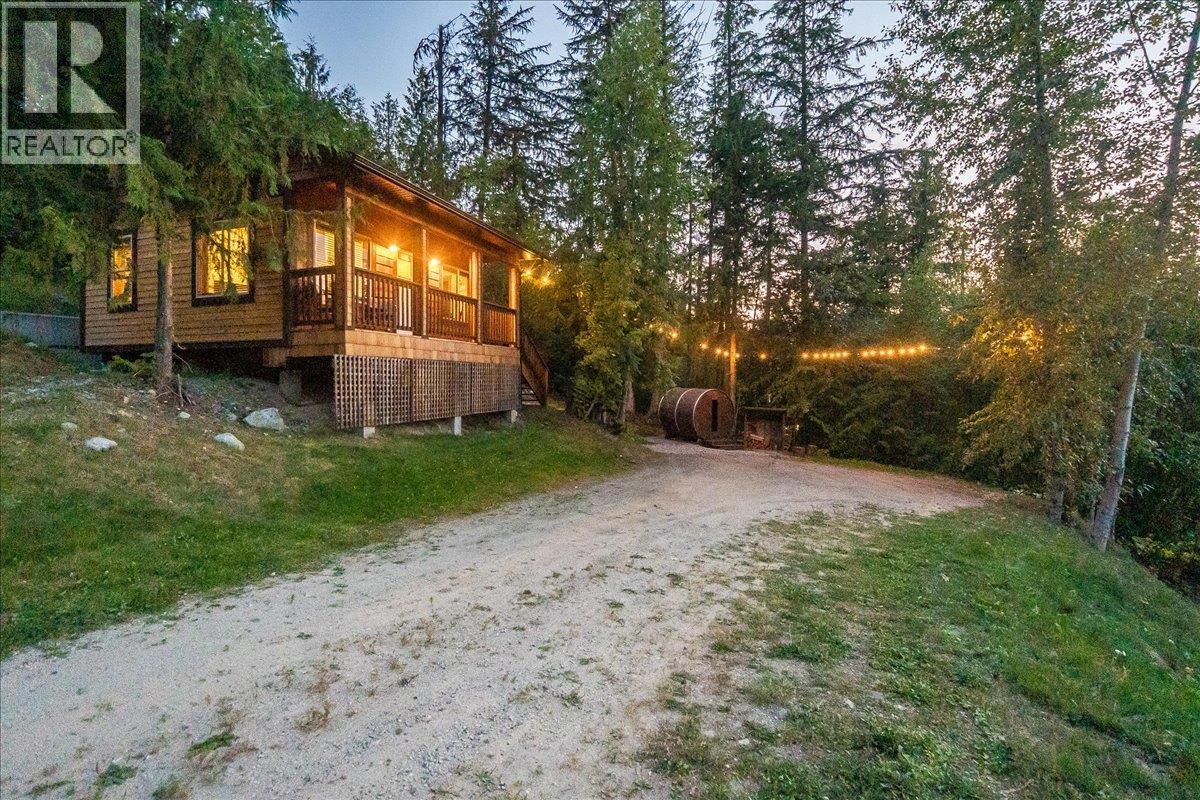 3213 Vindusky Road, Nelson, British Columbia  V1L 6X7 - Photo 44 - 10399320