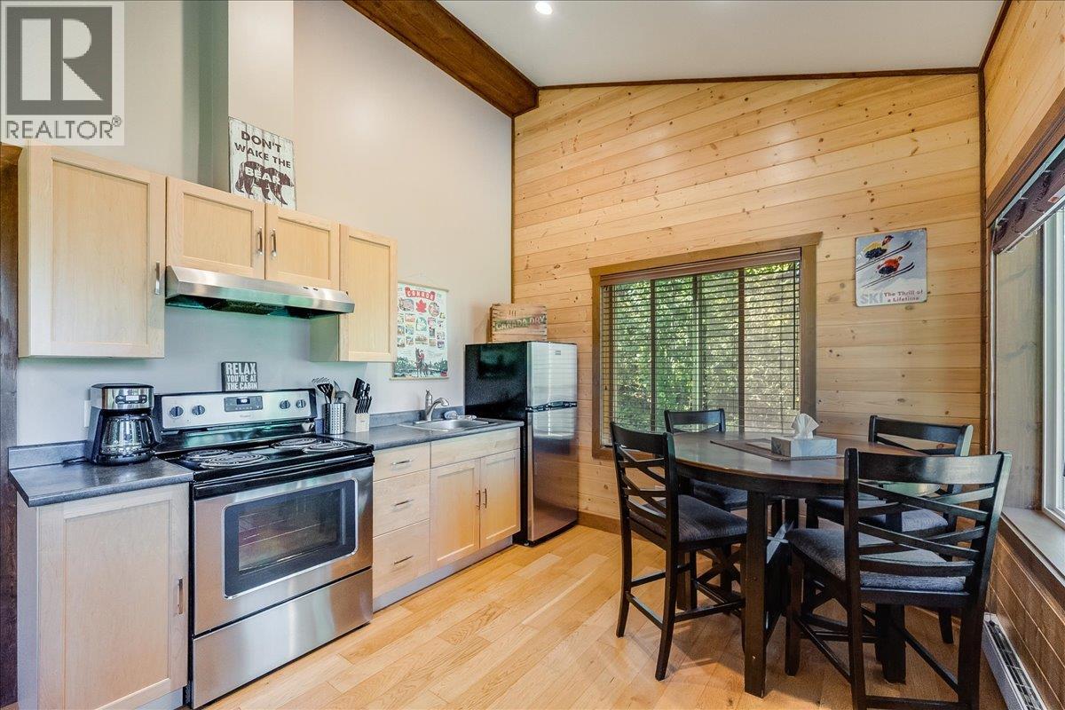 3213 Vindusky Road, Nelson, British Columbia  V1L 6X7 - Photo 49 - 10399320