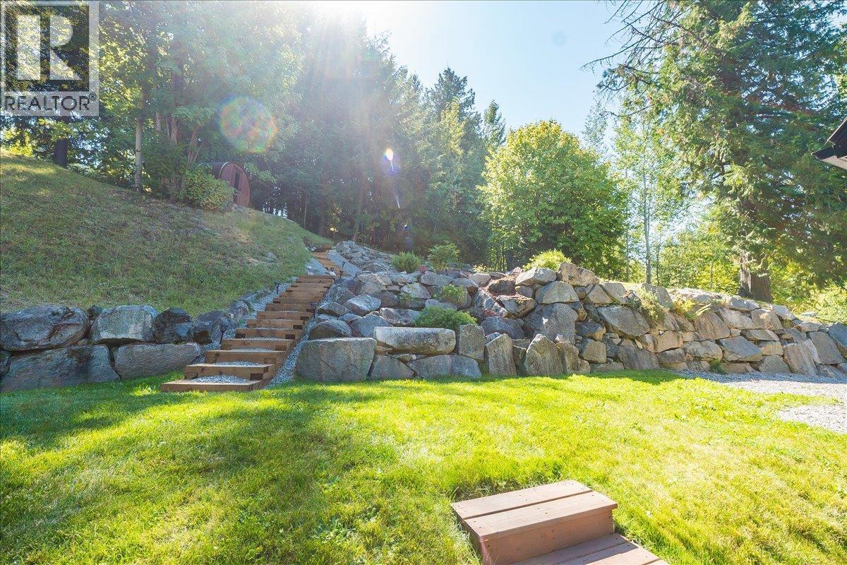 3213 Vindusky Road, Nelson, British Columbia  V1L 6X7 - Photo 74 - 10399320