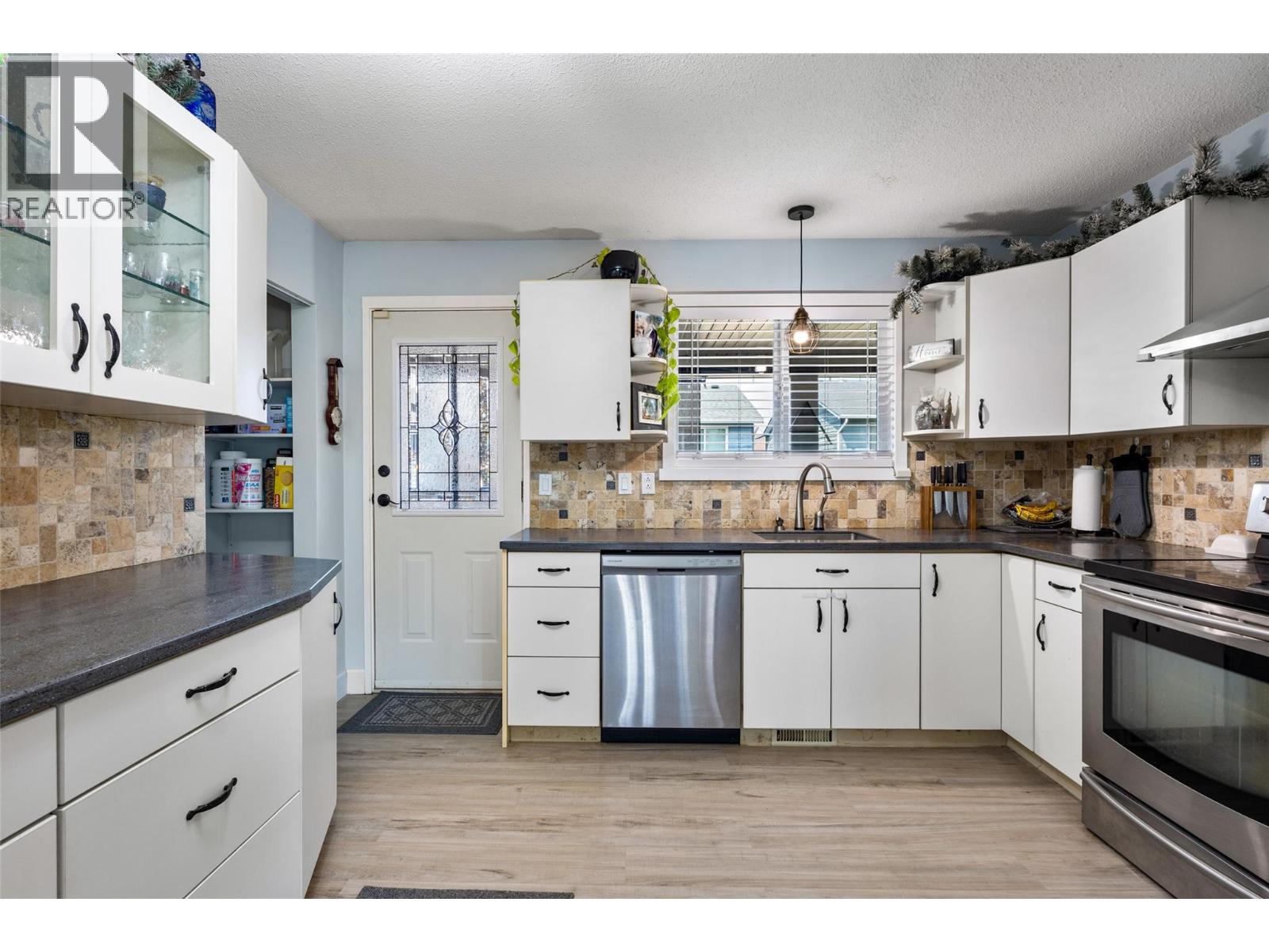 1570 Happyvale Place, Kamloops, British Columbia  V2B 7T9 - Photo 17 - 10399317