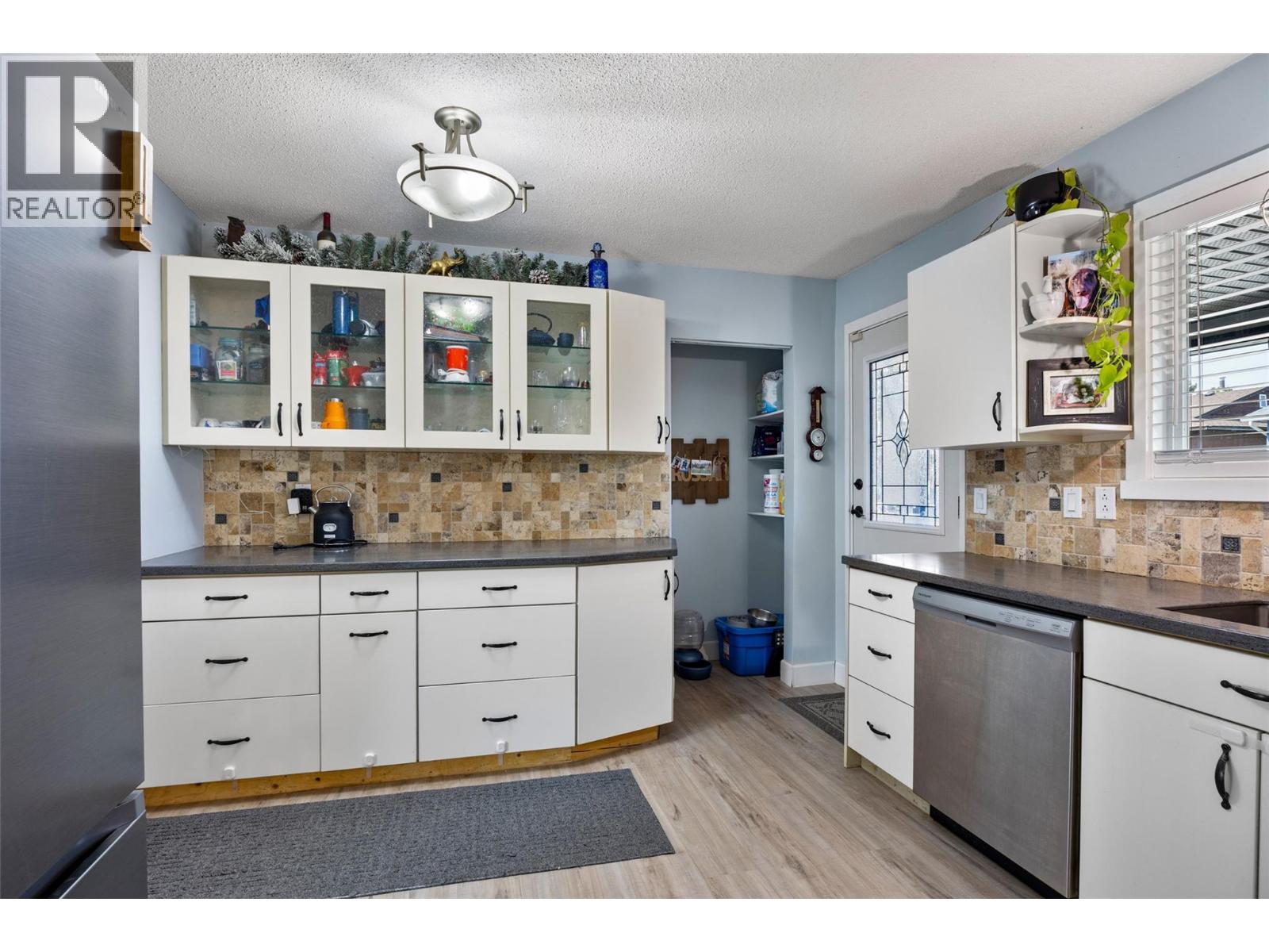 1570 Happyvale Place, Kamloops, British Columbia  V2B 7T9 - Photo 18 - 10399317