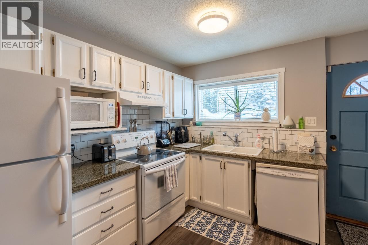 1570 Happyvale Place, Kamloops, British Columbia  V2B 7T9 - Photo 5 - 10399317