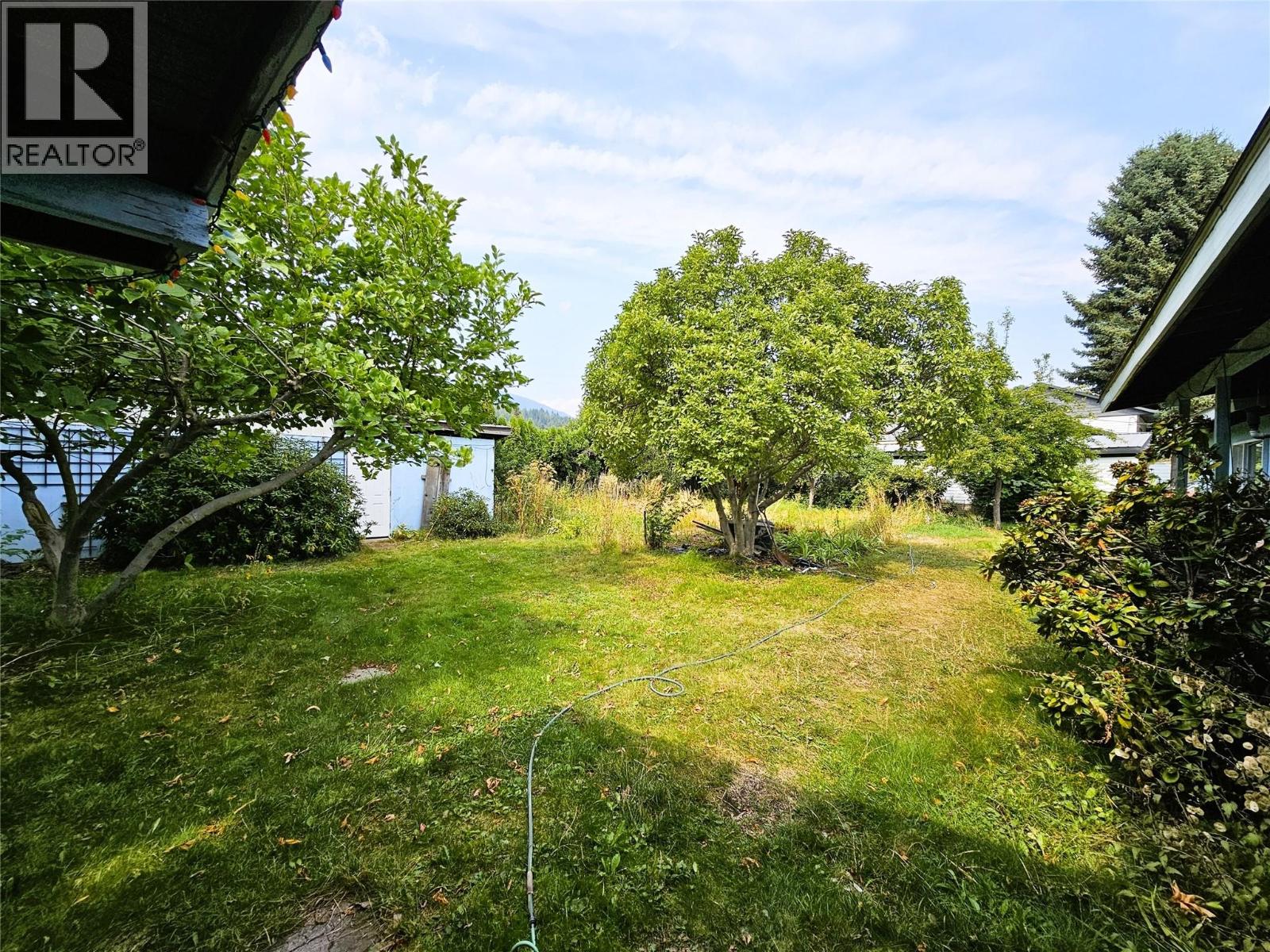 2716 4th Ave Avenue, Castlegar, British Columbia  V1N 2S2 - Photo 10 - 10399236