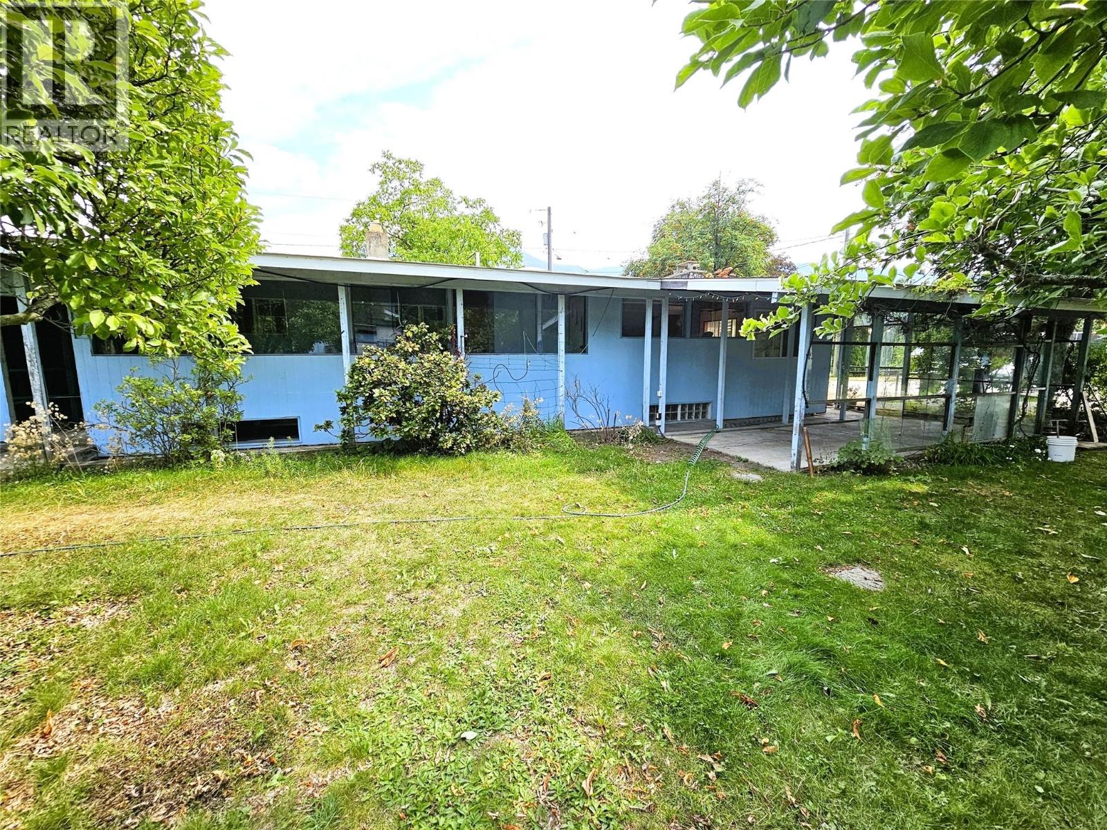 2716 4th Ave Avenue, Castlegar, British Columbia  V1N 2S2 - Photo 36 - 10399236