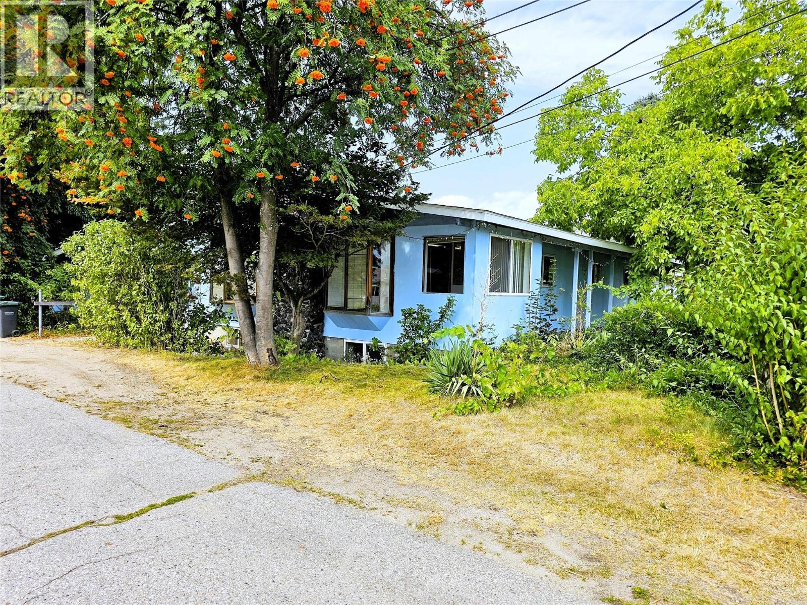 2716 4th Ave Avenue, Castlegar, British Columbia  V1N 2S2 - Photo 39 - 10399236