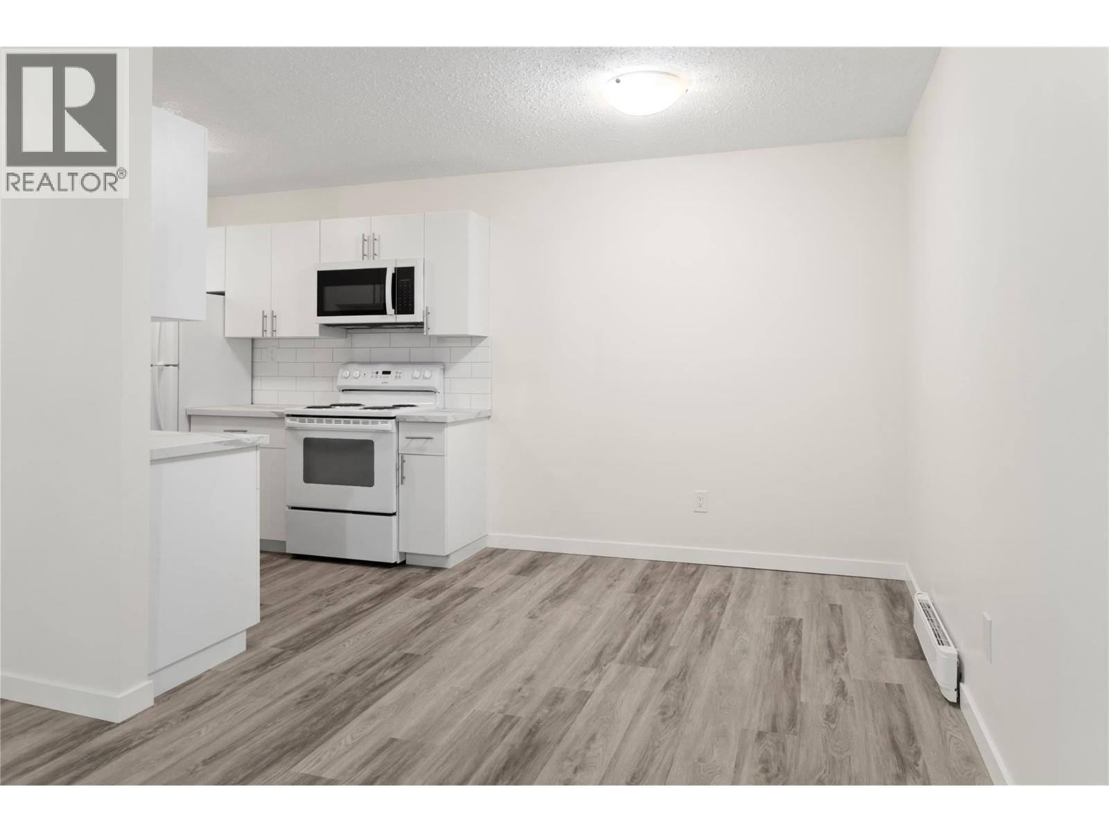 200 Gerstmar Road Unit# 11, Kelowna, British Columbia  V1X 4A7 - Photo 6 - 10399277