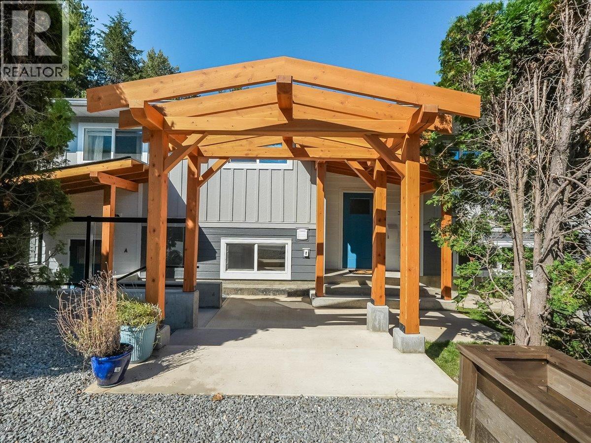 324 Richards Street W, Nelson, British Columbia  V1L 6E8 - Photo 1 - 10399273