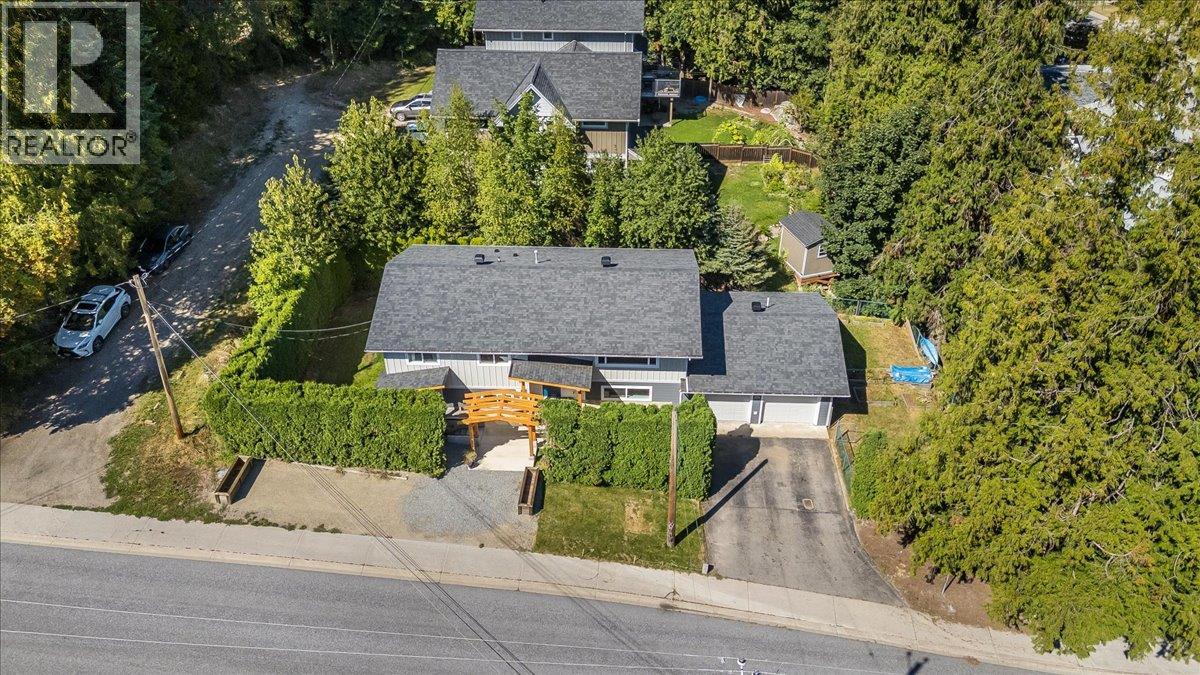 324 Richards Street W, Nelson, British Columbia  V1L 6E8 - Photo 2 - 10399273