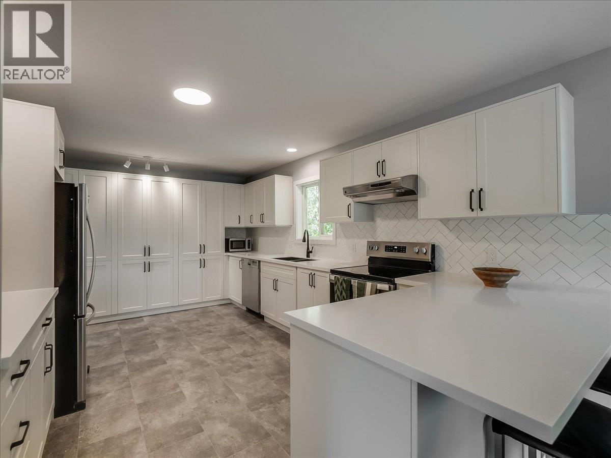 324 Richards Street W, Nelson, British Columbia  V1L 6E8 - Photo 22 - 10399273