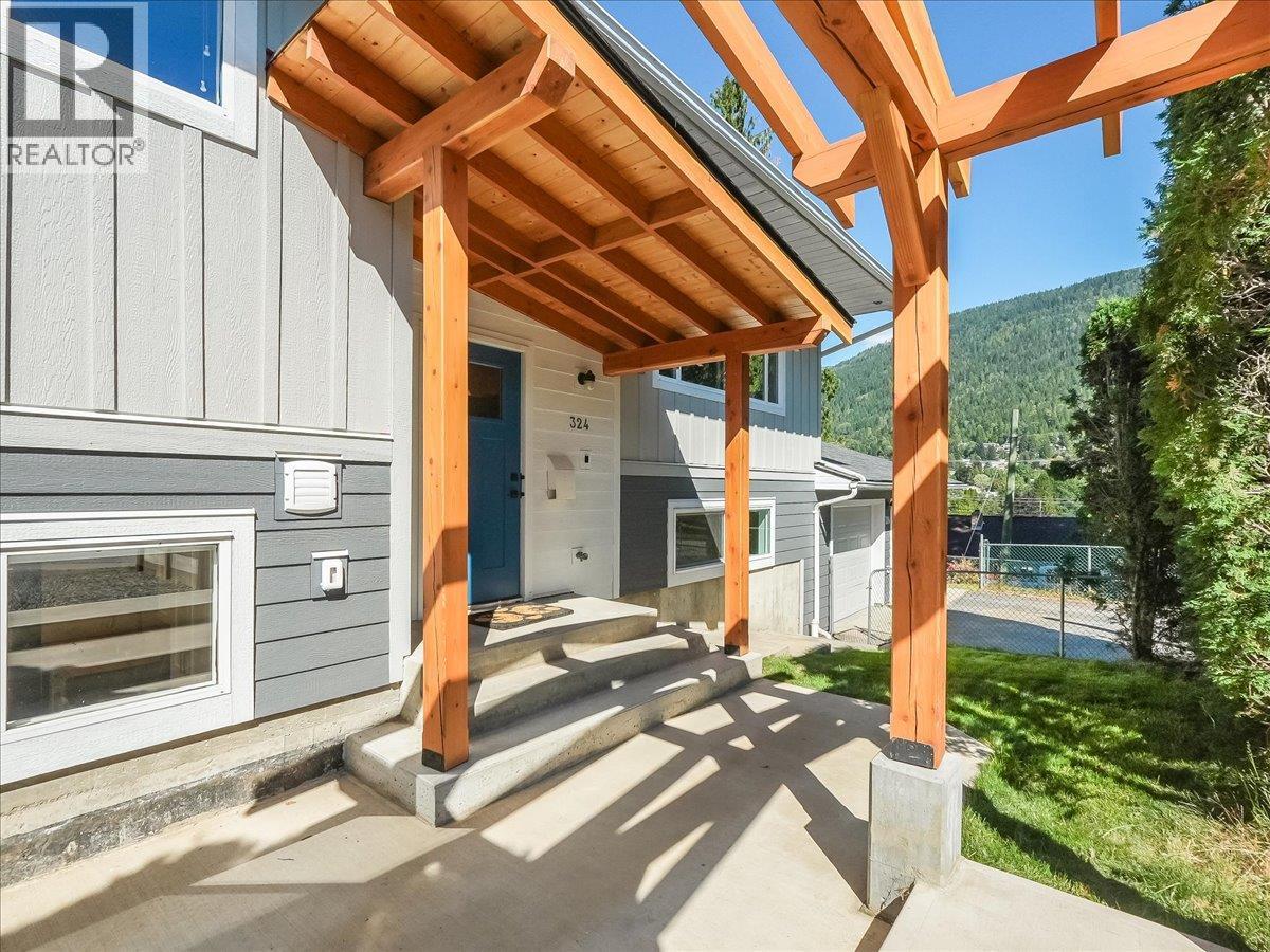 324 Richards Street W, Nelson, British Columbia  V1L 6E8 - Photo 6 - 10399273