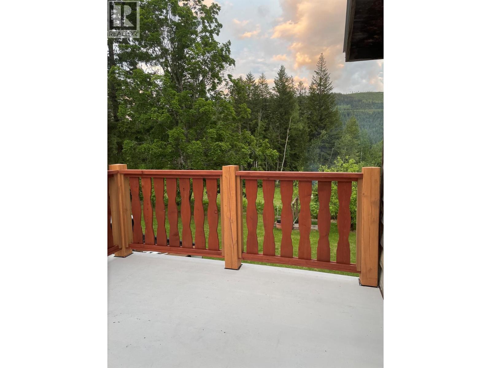 3360 Yellowhead Highway, Clearwater, British Columbia  V0E 3A0 - Photo 17 - 10399339