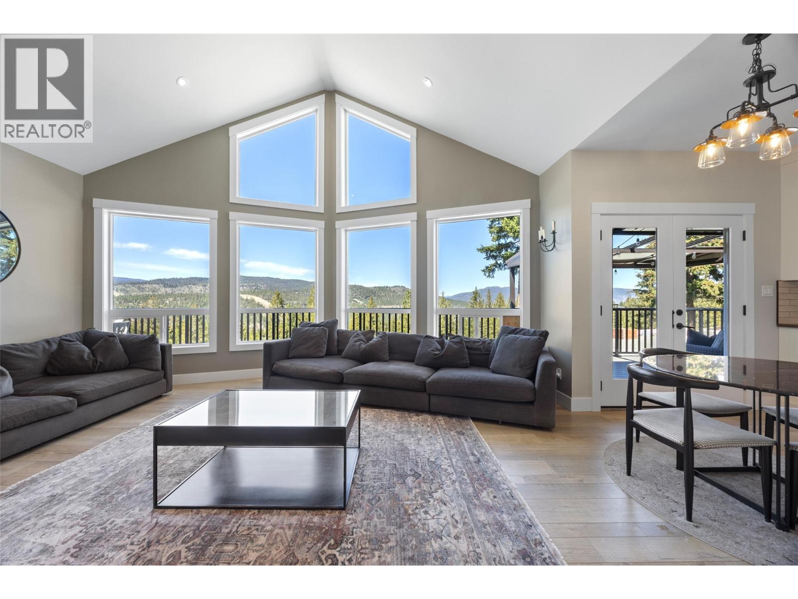 111 Veale Road, Merritt, British Columbia  V1K 1B8 - Photo 3 - 10399375