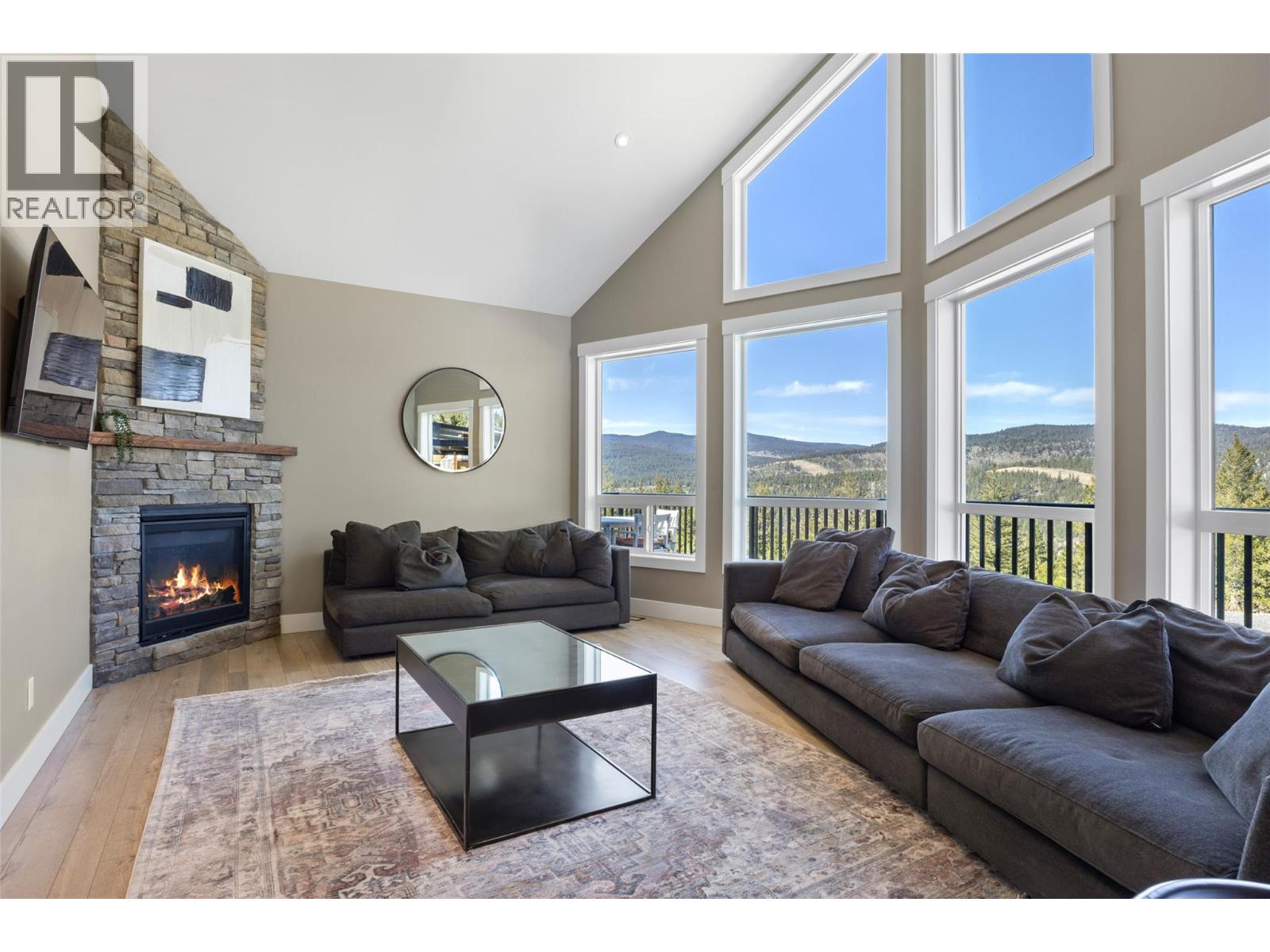111 Veale Road, Merritt, British Columbia  V1K 1B8 - Photo 4 - 10399375