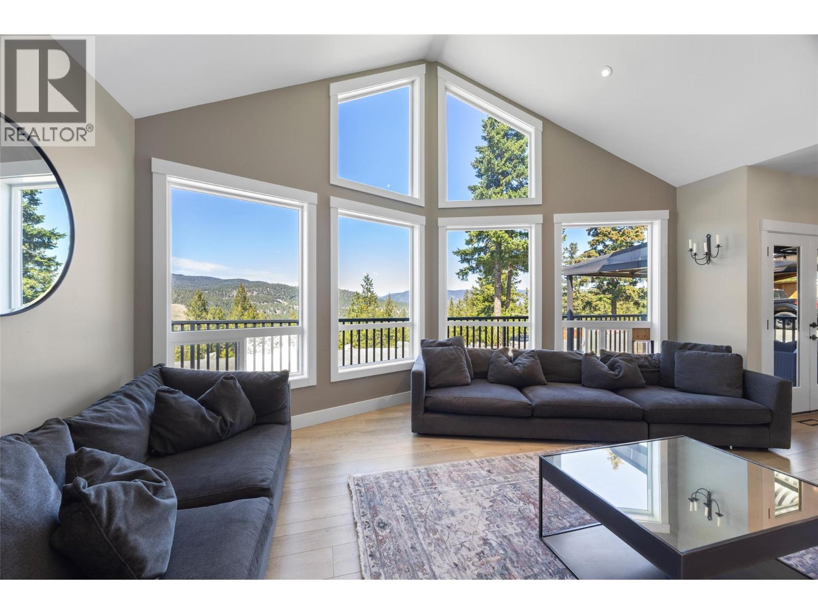 111 Veale Road, Merritt, British Columbia  V1K 1B8 - Photo 5 - 10399375