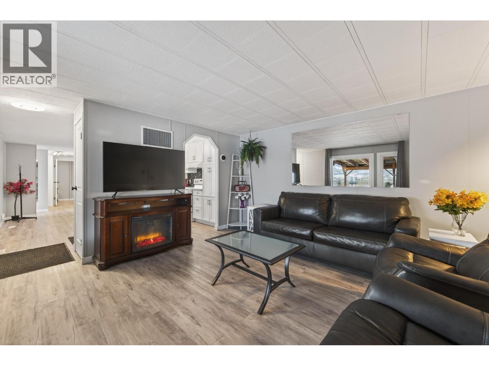 1680 Westsyde Road Unit# #35, Kamloops, British Columbia  V2B 7B6 - Photo 3 - 10399347