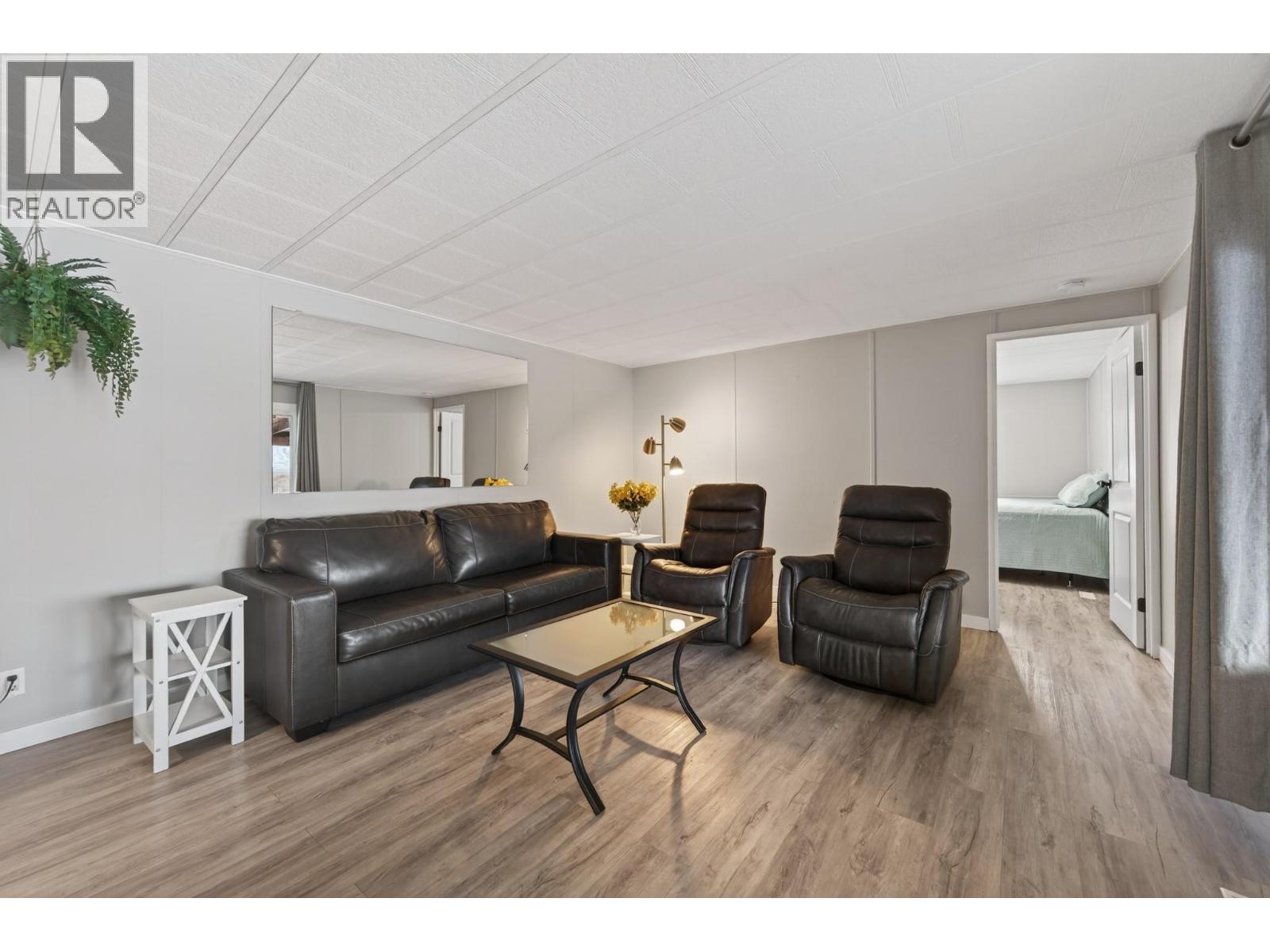 1680 Westsyde Road Unit# #35, Kamloops, British Columbia  V2B 7B6 - Photo 4 - 10399347