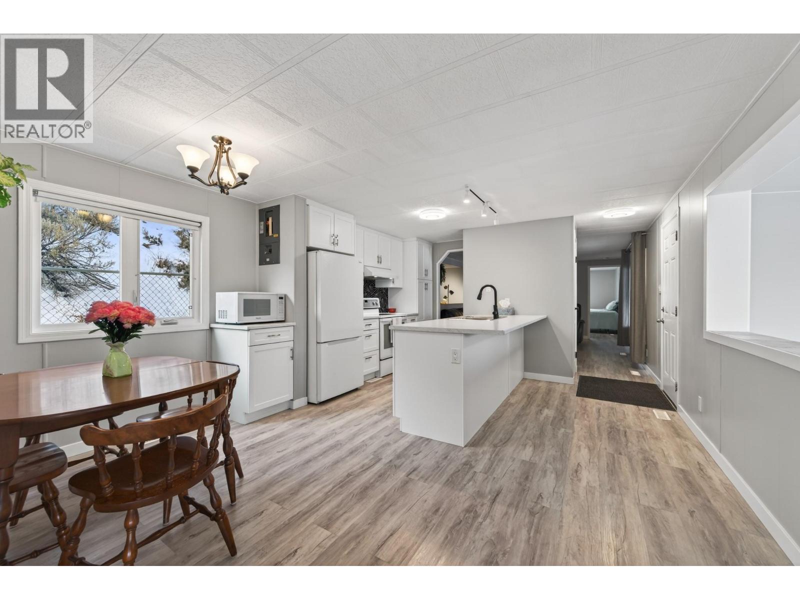 1680 Westsyde Road Unit# #35, Kamloops, British Columbia  V2B 7B6 - Photo 6 - 10399347