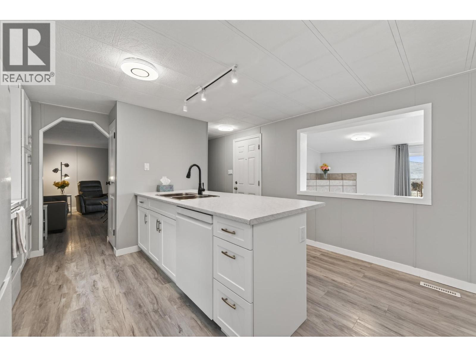 1680 Westsyde Road Unit# #35, Kamloops, British Columbia  V2B 7B6 - Photo 9 - 10399347
