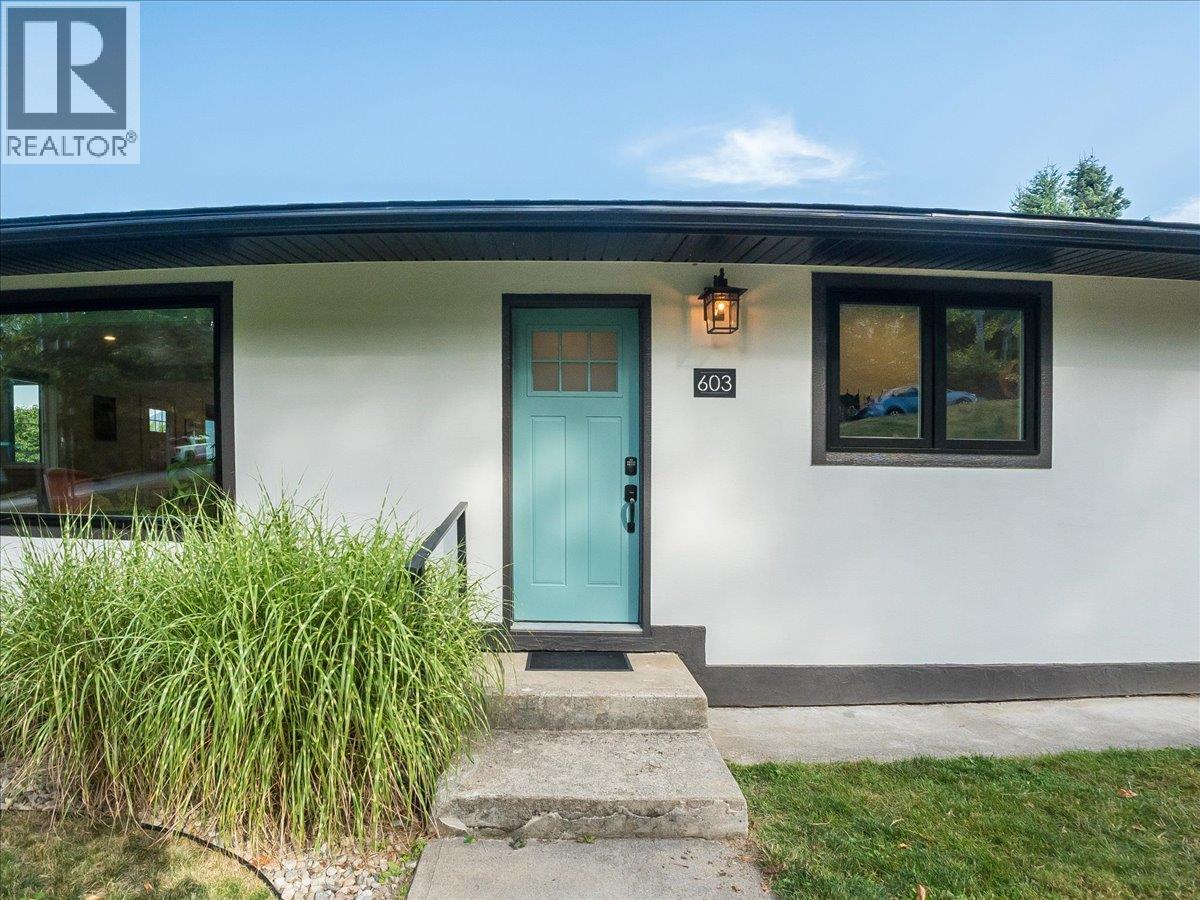 603 Delbruck Street, Nelson, British Columbia  V1L 5L8 - Photo 2 - 10399033
