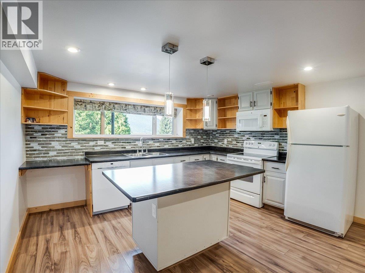 603 Delbruck Street, Nelson, British Columbia  V1L 5L8 - Photo 31 - 10399033