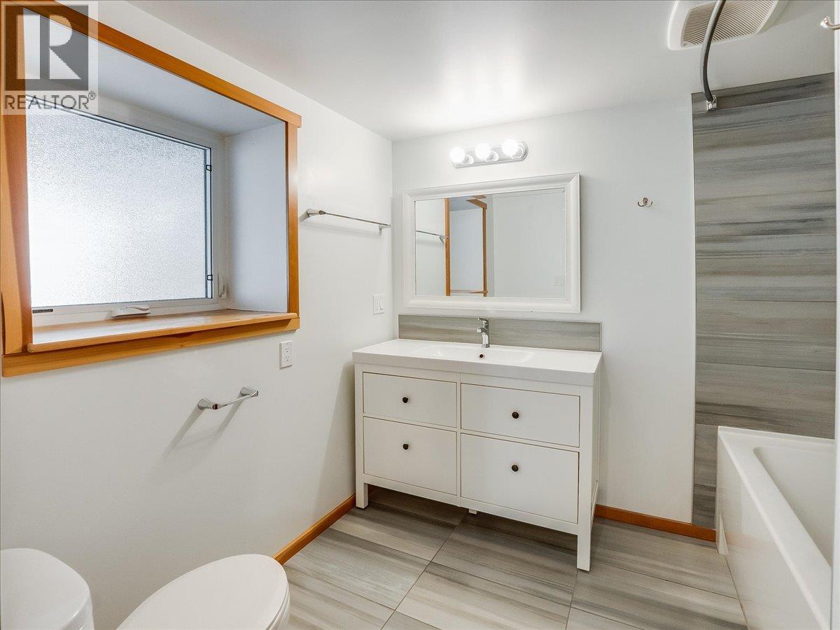603 Delbruck Street, Nelson, British Columbia  V1L 5L8 - Photo 35 - 10399033