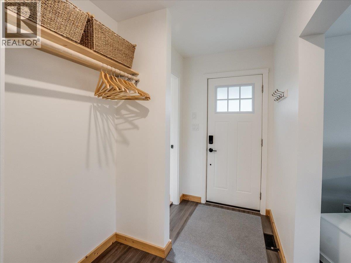 603 Delbruck Street, Nelson, British Columbia  V1L 5L8 - Photo 6 - 10399033