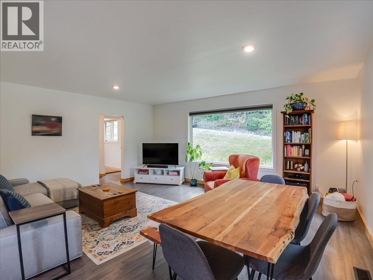 603 Delbruck Street, Nelson, British Columbia  V1L 5L8 - Photo 7 - 10399033
