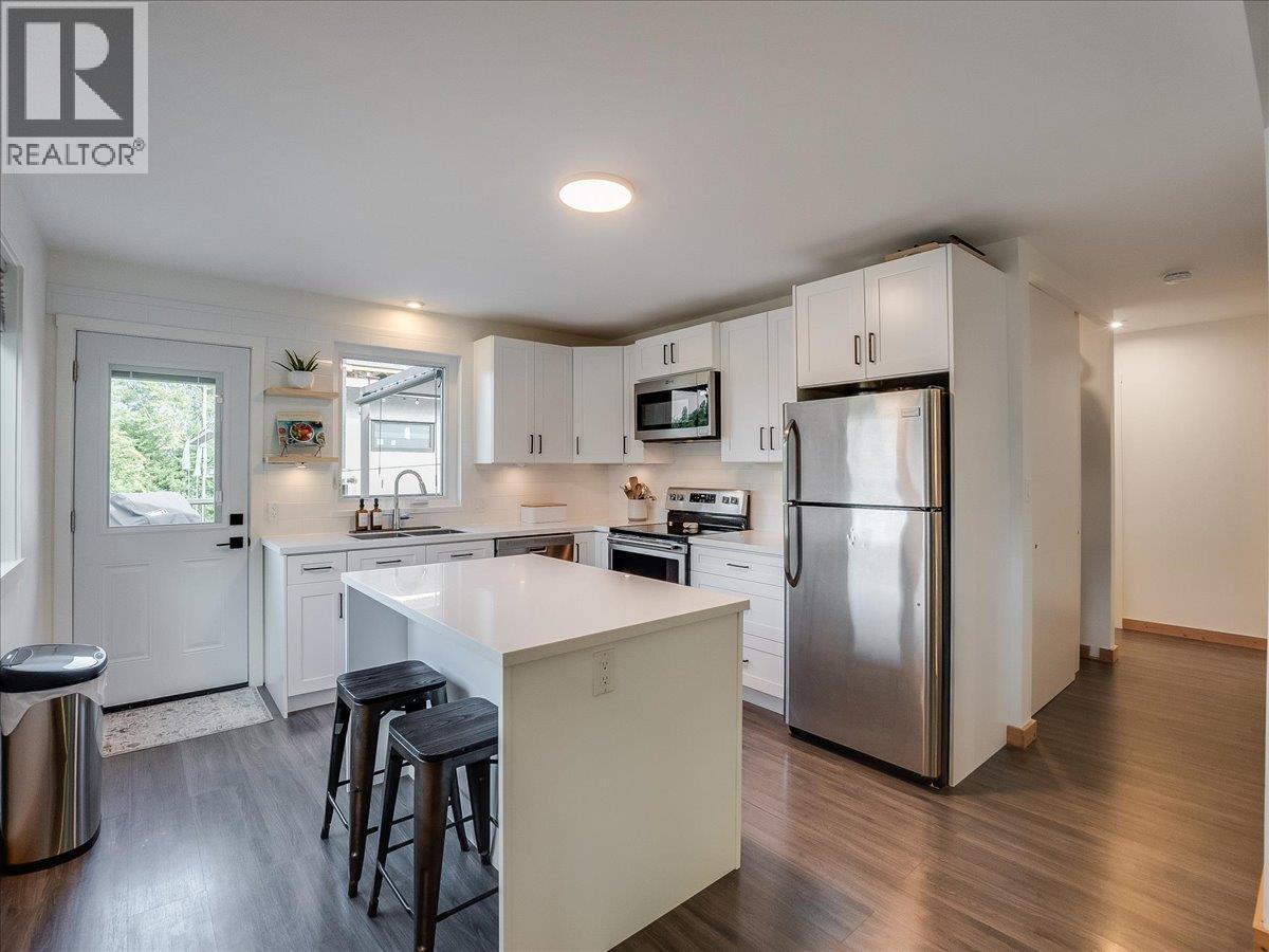 603 Delbruck Street, Nelson, British Columbia  V1L 5L8 - Photo 9 - 10399033
