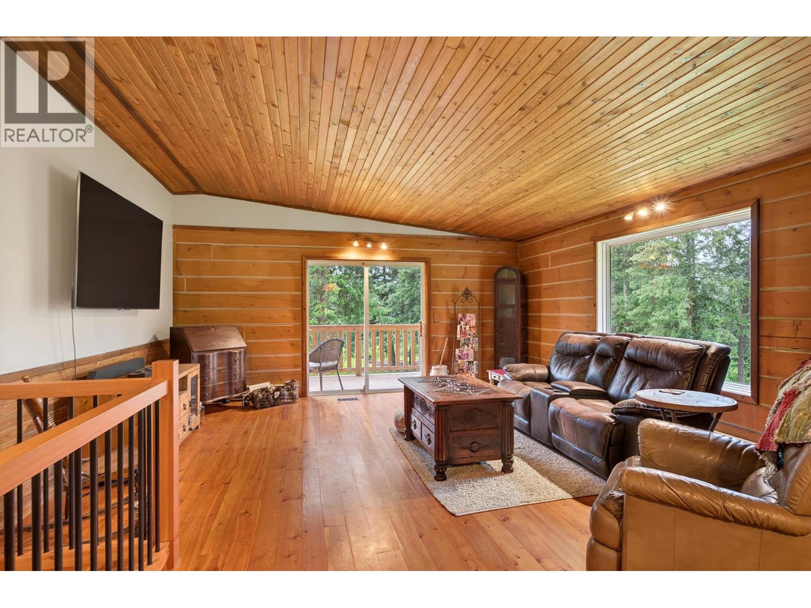 2496 Pye Road, Clearwater, British Columbia  V0E 3A0 - Photo 12 - 10399136