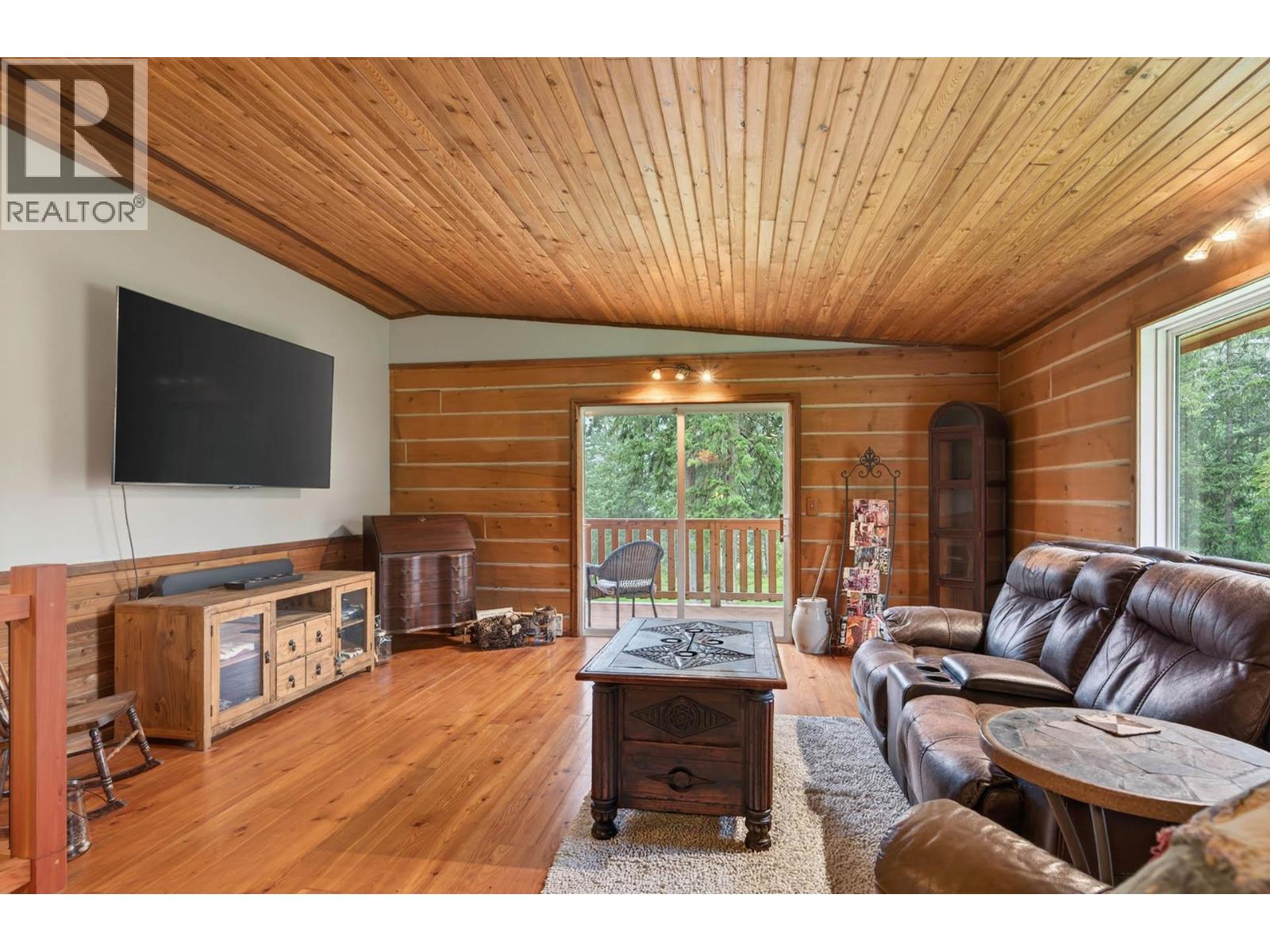 2496 Pye Road, Clearwater, British Columbia  V0E 3A0 - Photo 16 - 10399136